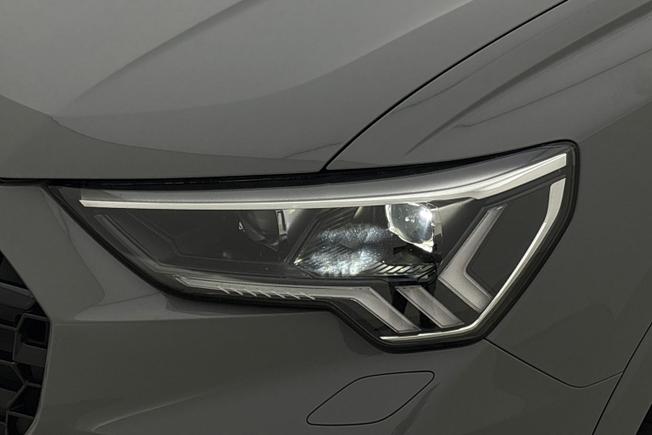 AUDI RS Q3 Photo 19