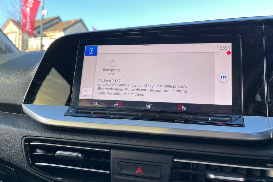 Used Ford TOURNEO CONNECT YGZ7612 32