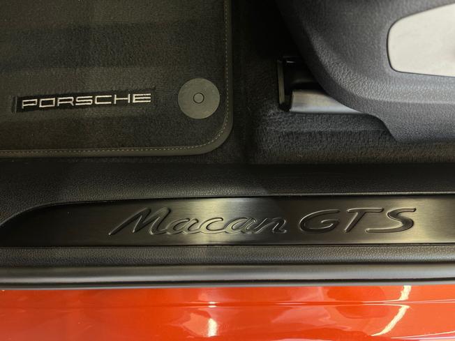 PORSCHE Macan Photo 30