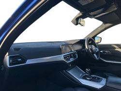 BMW 3 Series Photo 2