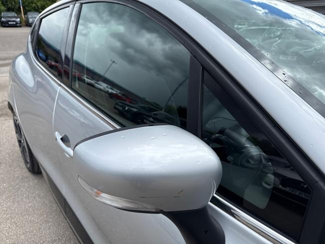 RENAULT Clio Photo 20