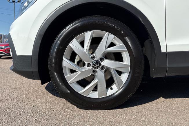 VOLKSWAGEN Tiguan Photo 5