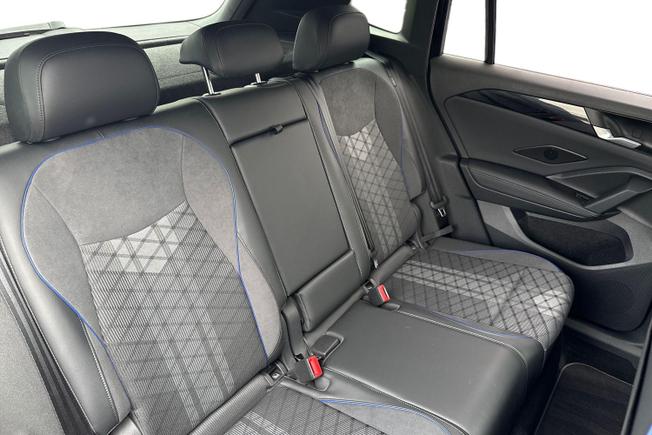 VOLKSWAGEN Tiguan Photo 9