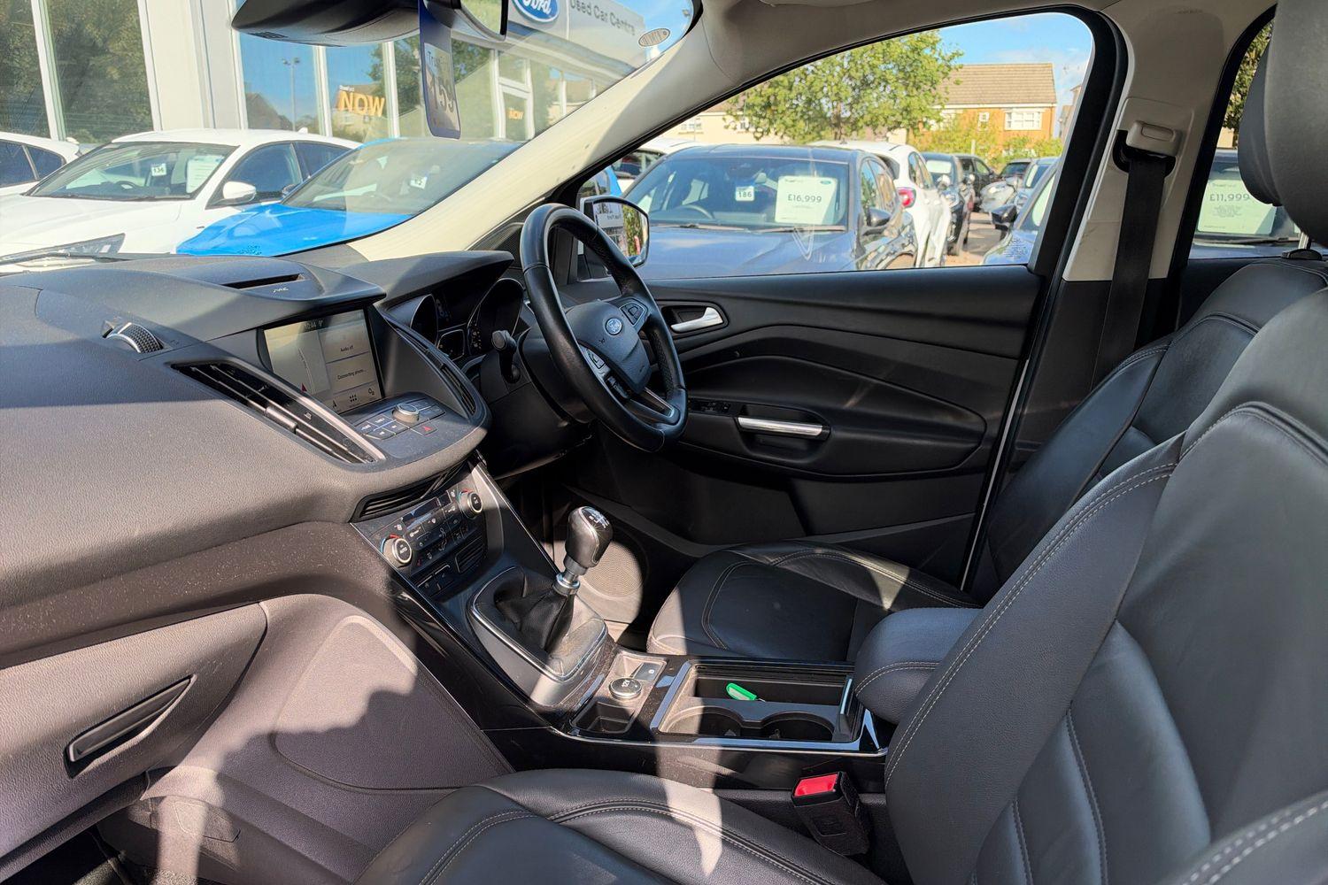 Ford KUGA Photo 17