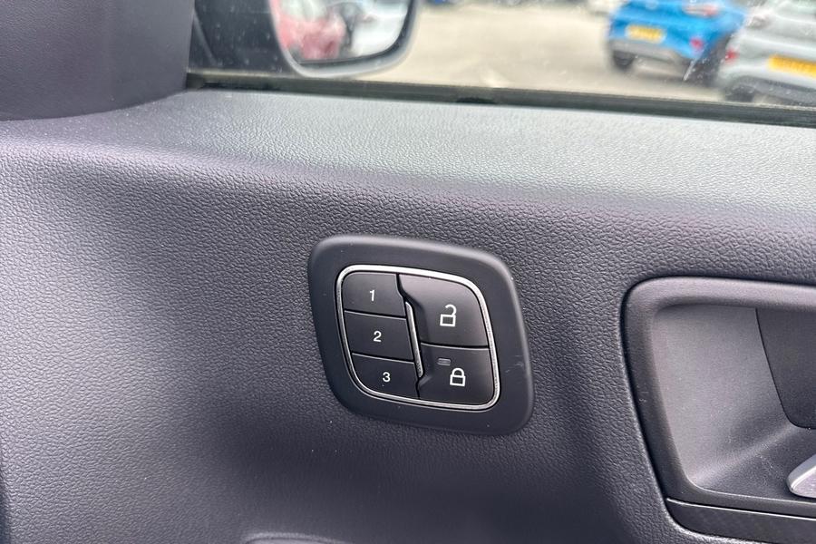 Ford KUGA Photo autoimg-6f72573d68178e0a076da7d40ba432bad3479137.jpg