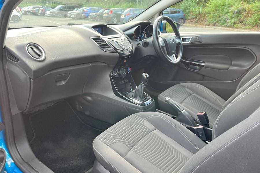 Ford FIESTA Photo autoimg-6f728fa19eac9ec8c8d777d3ff57adc913069198.jpg