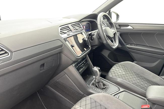 VOLKSWAGEN Tiguan Photo 2