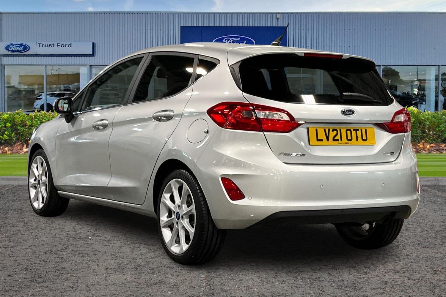 Ford FIESTA Photo 1
