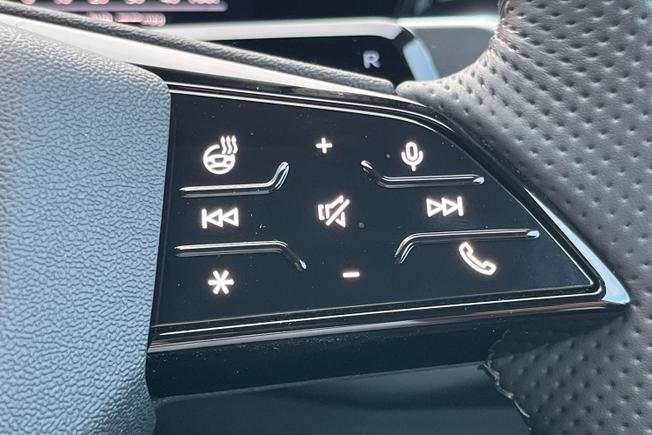 AUDI Q3 Photo 17
