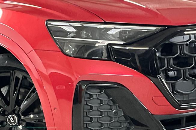 AUDI Q8 Photo 19