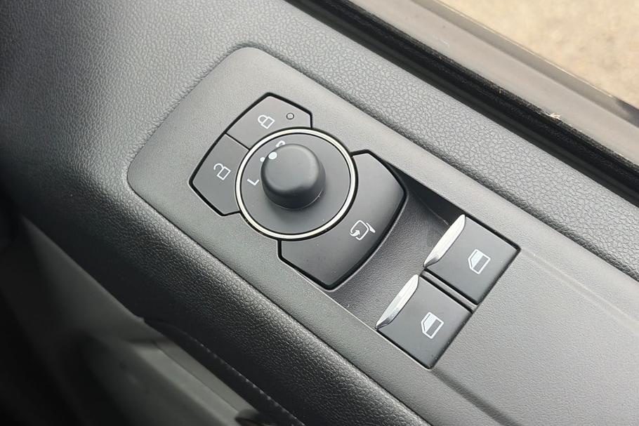 Used Ford TRANSIT CUSTOM 18