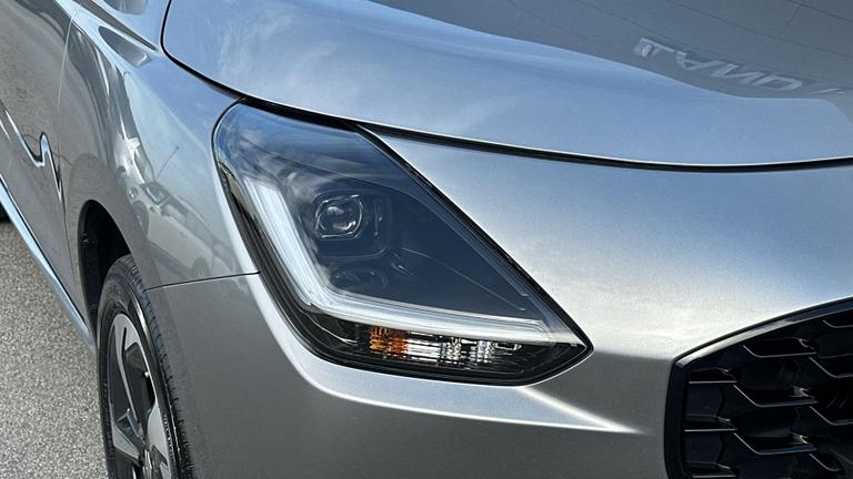 Used Suzuki Swift WD25LDX 18