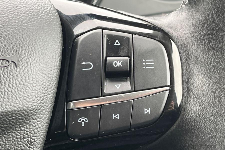 Ford KUGA Photo autoimg-6f90ed2e74cb7db8021552e6e779261d9b2fc73c.jpg