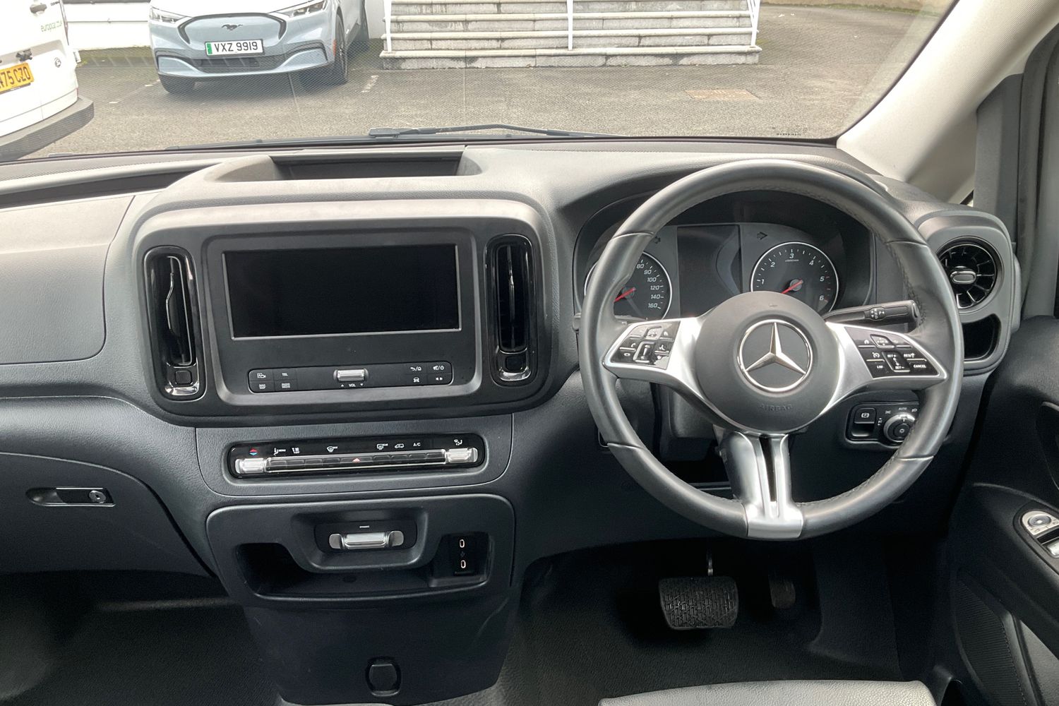 Mercedes-Benz VITO Photo 24