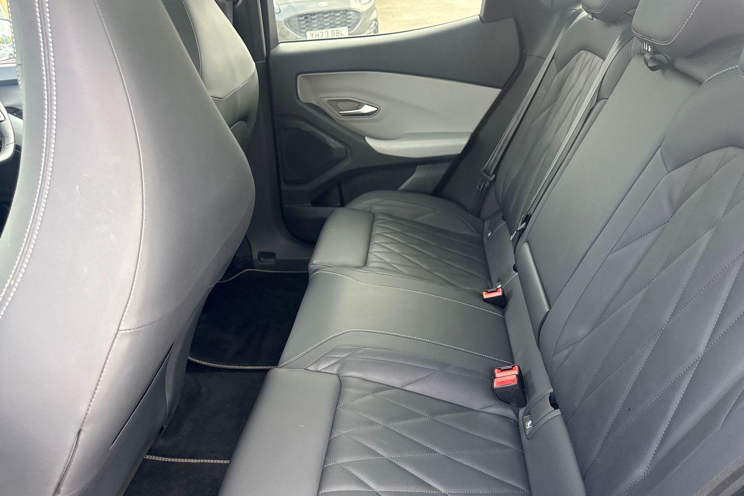 Ford Explorer Photo 19