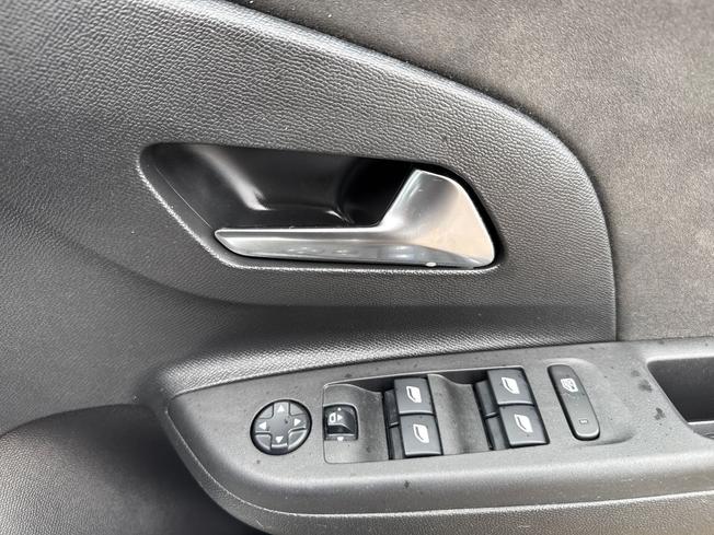 VAUXHALL CORSA Photo 29