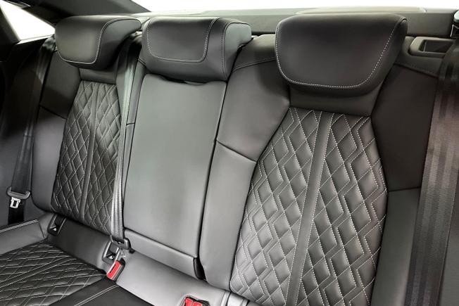 AUDI S3 Photo 9