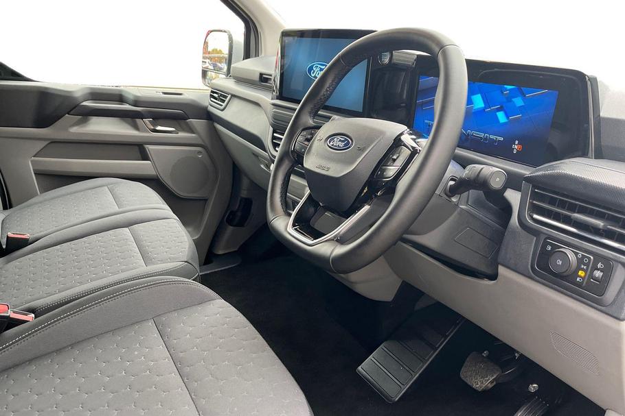 Used Ford TRANSIT CUSTOM WO25USX 13