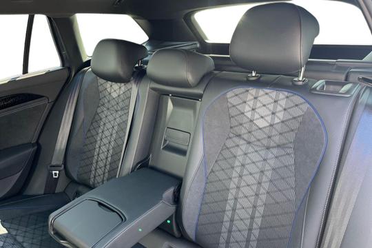 Volkswagen Passat Photo autoimg-6fa7d603ab684b13e5bfb8fff10de663fad44e2a.jpg
