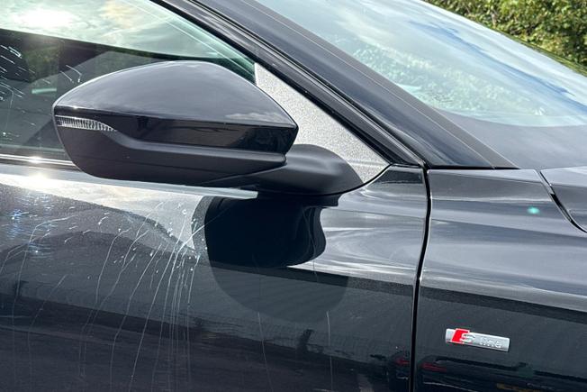 AUDI A6 e-tron Avant Photo 20