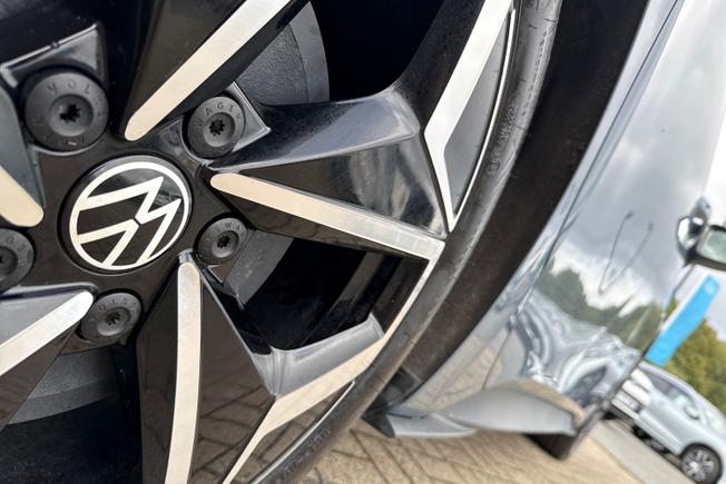 VOLKSWAGEN ID.3 Photo 22
