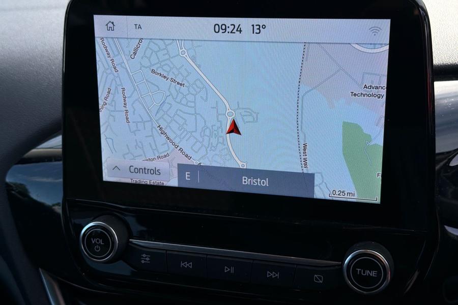 Ford FIESTA Photo autoimg-6fb3737255ee13e179684b21fa7ebd847eb1bd06.jpg