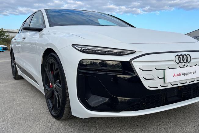 AUDI S6 E-Tron Avant Photo 19