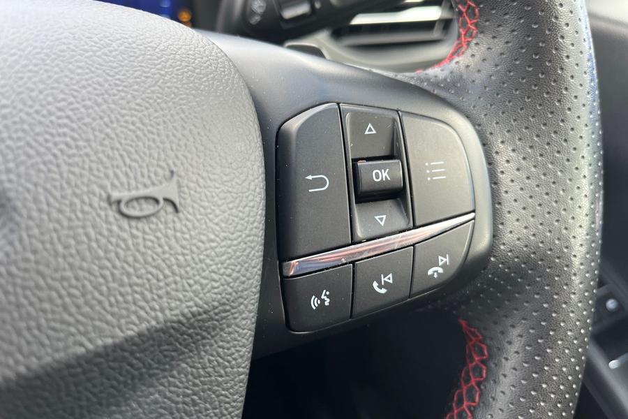 Ford KUGA Photo autoimg-6fbd8812d6d921063a69ac75197ab6b4adc0b639.jpg