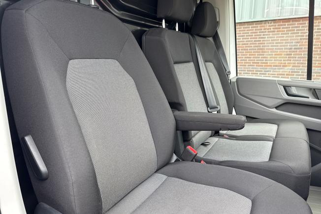 VOLKSWAGEN Crafter Photo 37