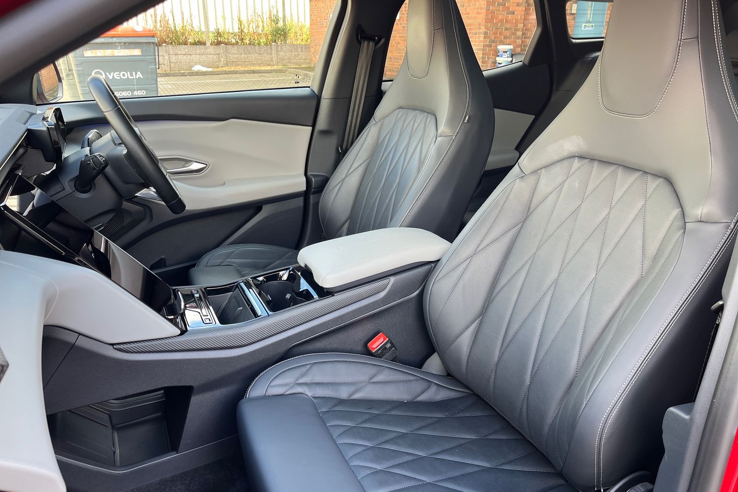 Ford Explorer Photo 18