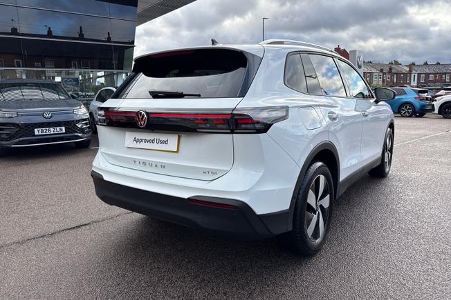 VOLKSWAGEN Tiguan Photo 24