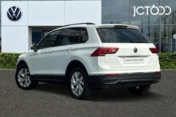 VOLKSWAGEN Tiguan Photo 3