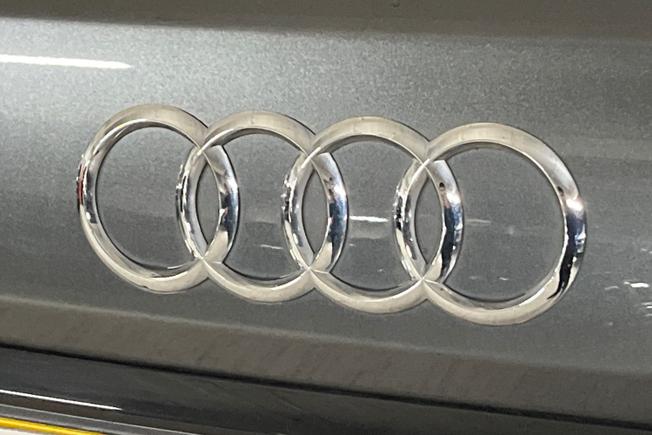 AUDI Q7 Photo 35