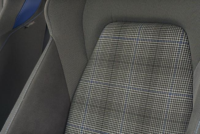 VOLKSWAGEN Golf Photo 43