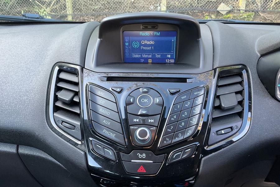 Ford Fiesta Photo autoimg-6fe168d397ff45908de8ba8169279d9264e7fea5.jpg