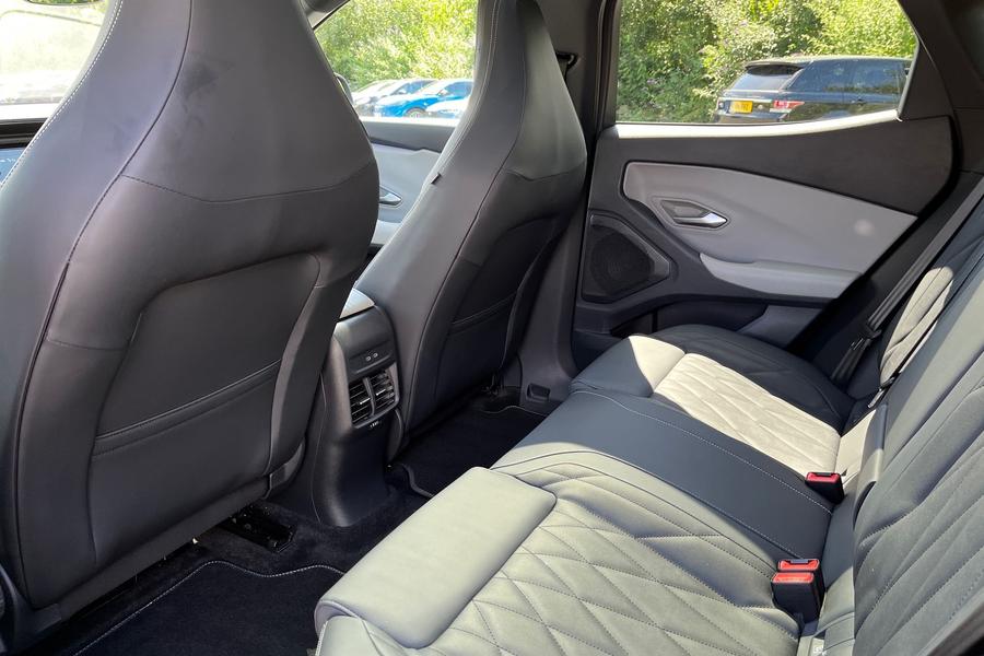 Ford Explorer Photo autoimg-6fea1c1ce910fc776a88f848c439ba0744e0182a.jpg