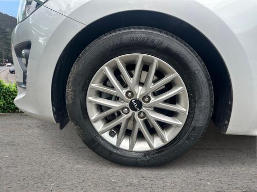 Kia RIO Photo autoimg-6feada9cbc895507304105de3adc404799939412.jpg