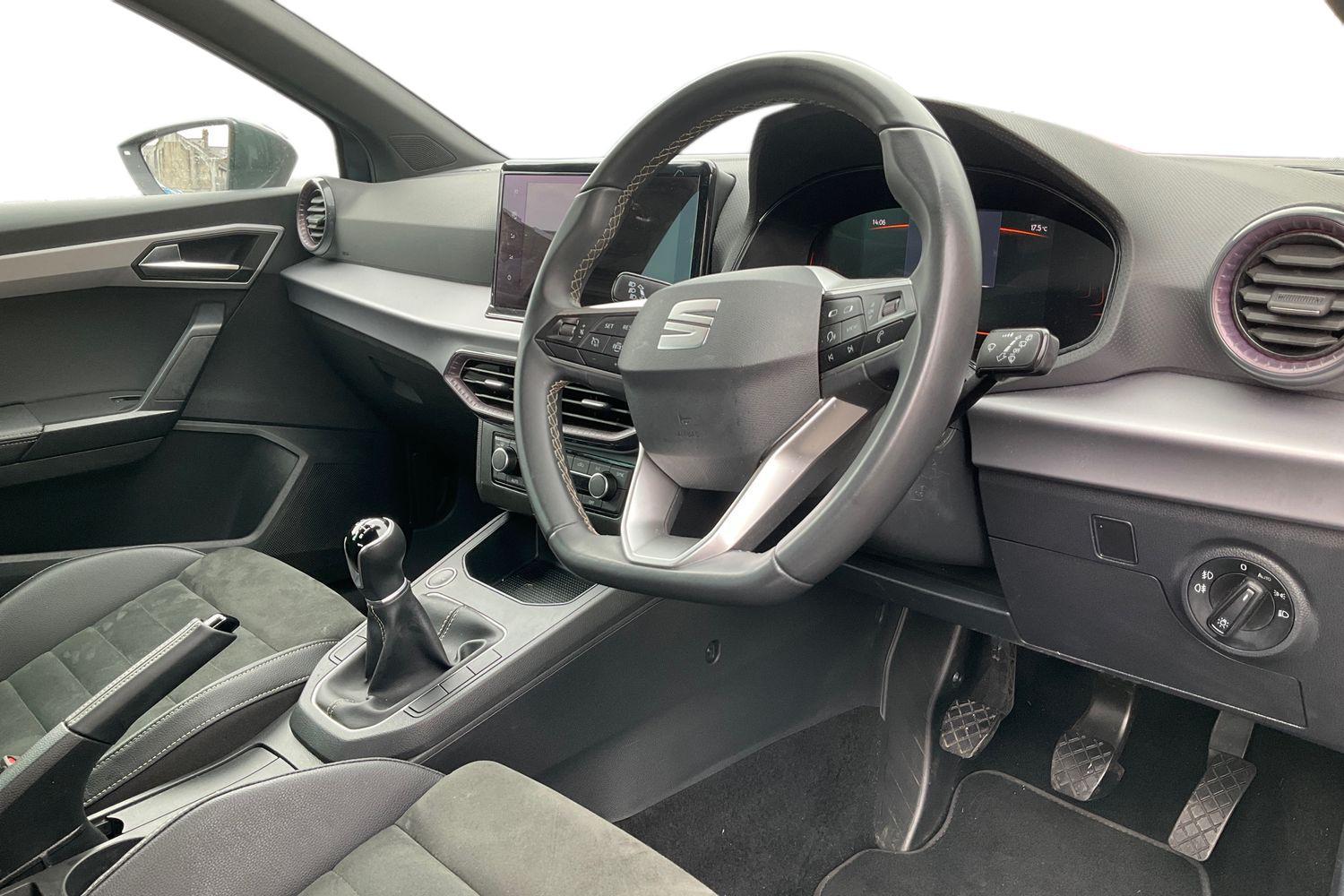 SEAT IBIZA Photo 8