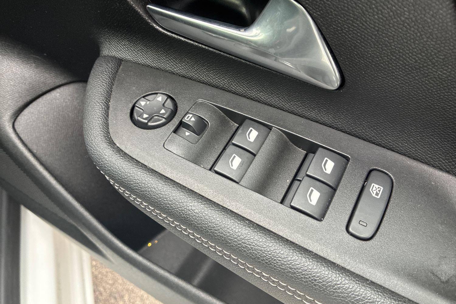 Vauxhall MOKKA Photo 15