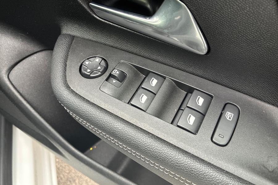 Vauxhall MOKKA Photo autoimg-6febe1e5463face6bb1214f6ea2c7a8e29b02e17.jpg