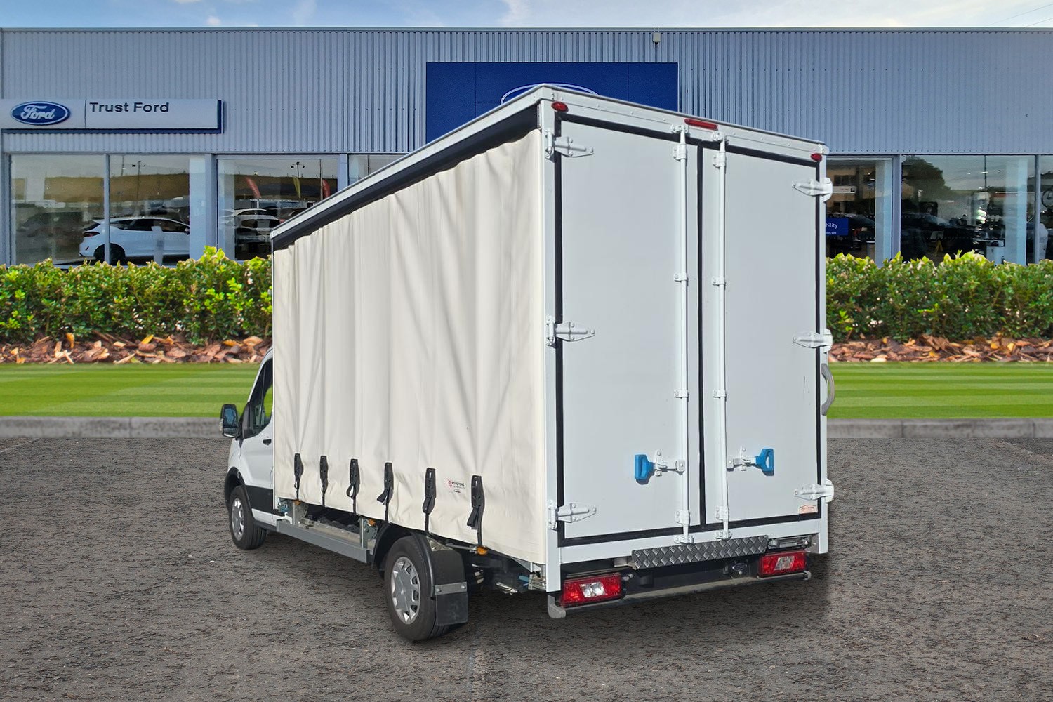 Ford TRANSIT Photo 1