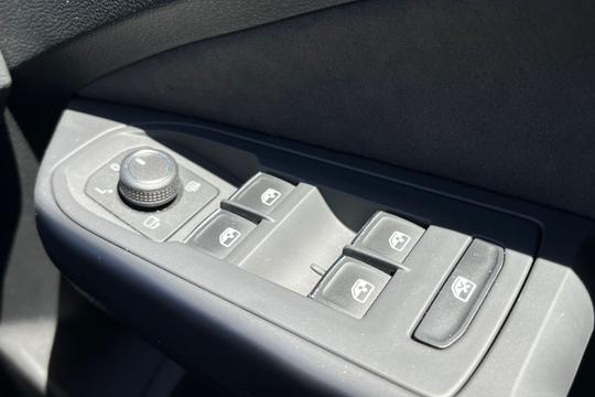 Volkswagen Golf Photo autoimg-6fef5e78e66698145cc33d15dad5309dc7c6f57e.jpg