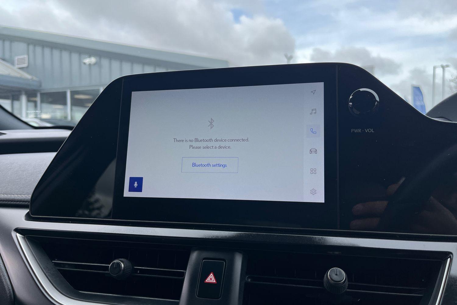 Lexus UX Photo 25