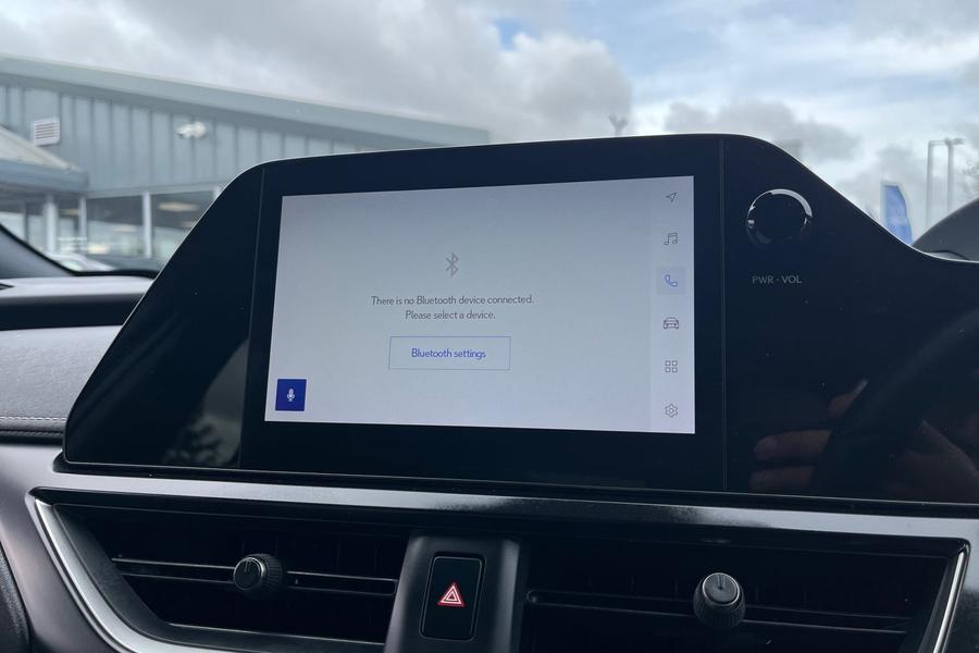 Lexus UX Photo autoimg-6fef936a8f44c292f19a40729e4057a1ad6155d0.jpg