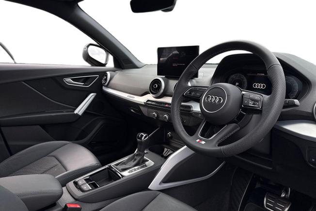 AUDI Q2 Photo 6