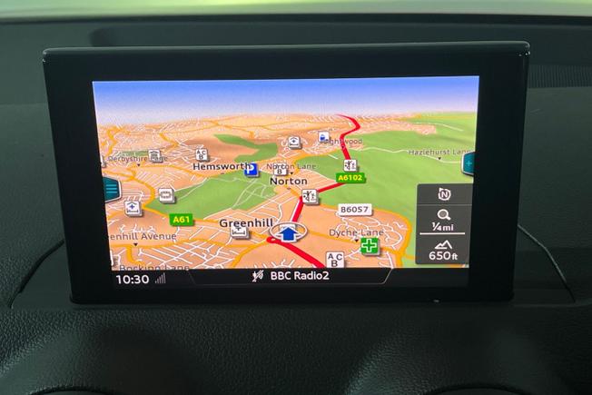 AUDI Sq2 Photo 14