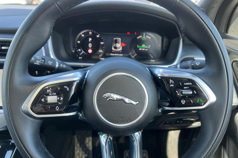 Jaguar I-PACE Photo autoimg-6ff178f32d732ee0cd289c007fccccb5c490670b.jpg