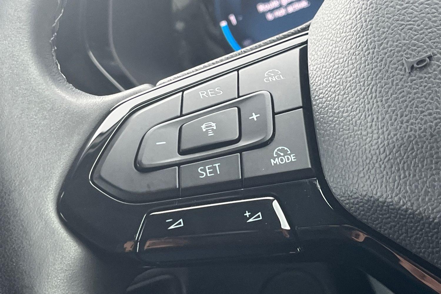 Ford TRANSIT CONNECT Photo 16