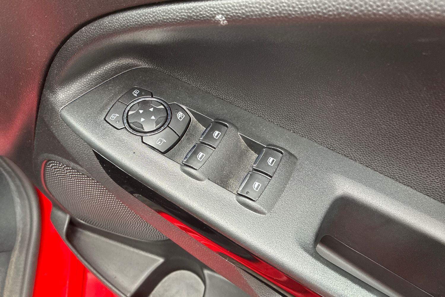Ford ECOSPORT Photo 15