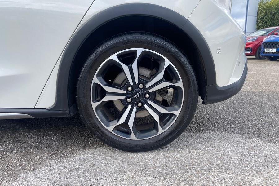 Ford FOCUS Photo autoimg-6ff605d71ea702522718618d5c4e069b4c275ea9.jpg